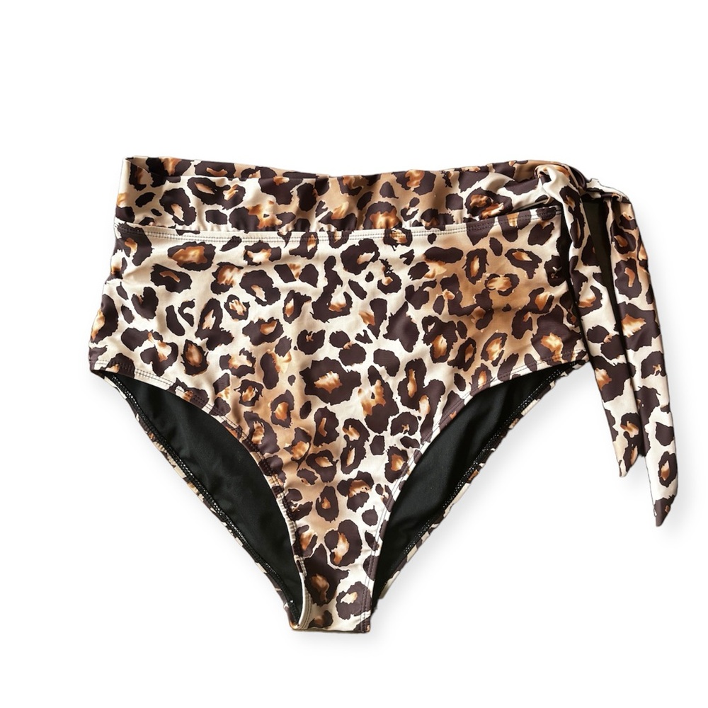 NWOT leopard Bikini Bottom
